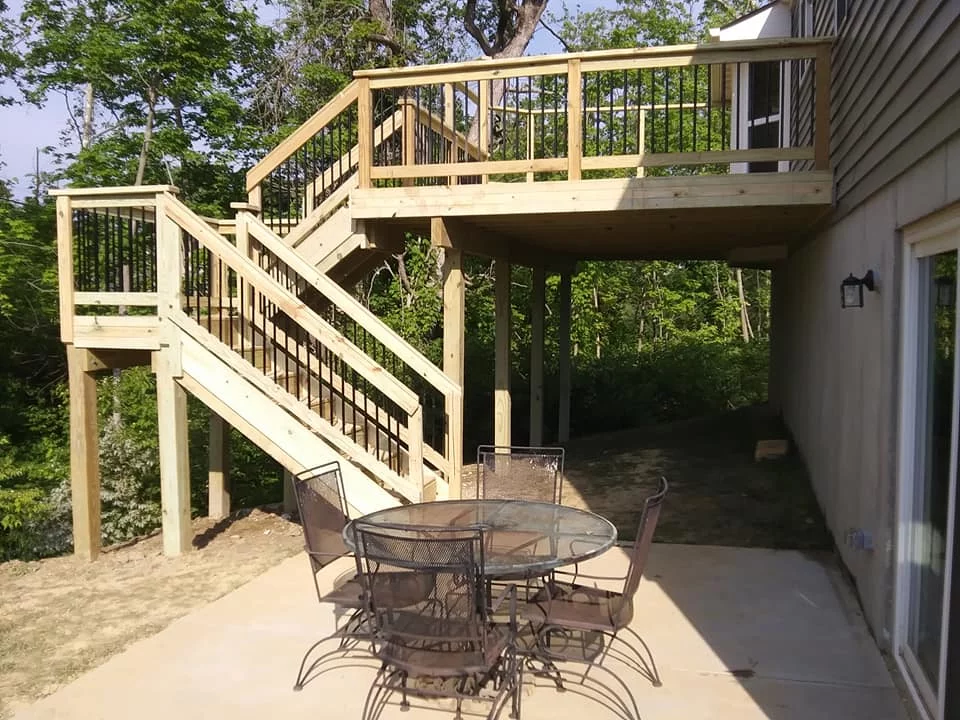 Deck w Turning Stair